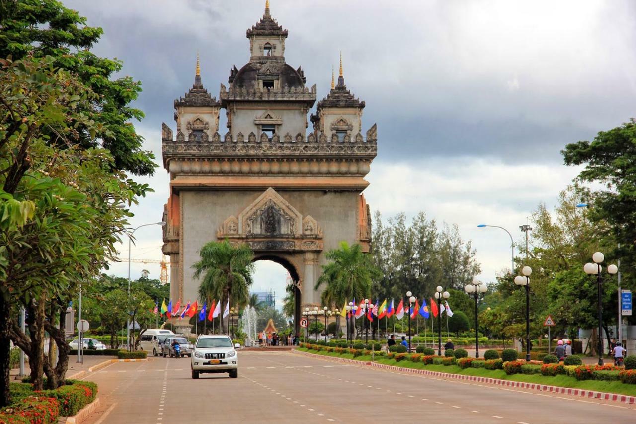 My Box Hostel & Cafe Vientiane Bagian luar foto